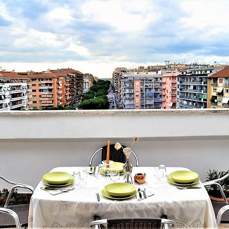 Attico Luminoso Terrazza Metro A Aria Cond Wifi Apartment Rome Exterior photo