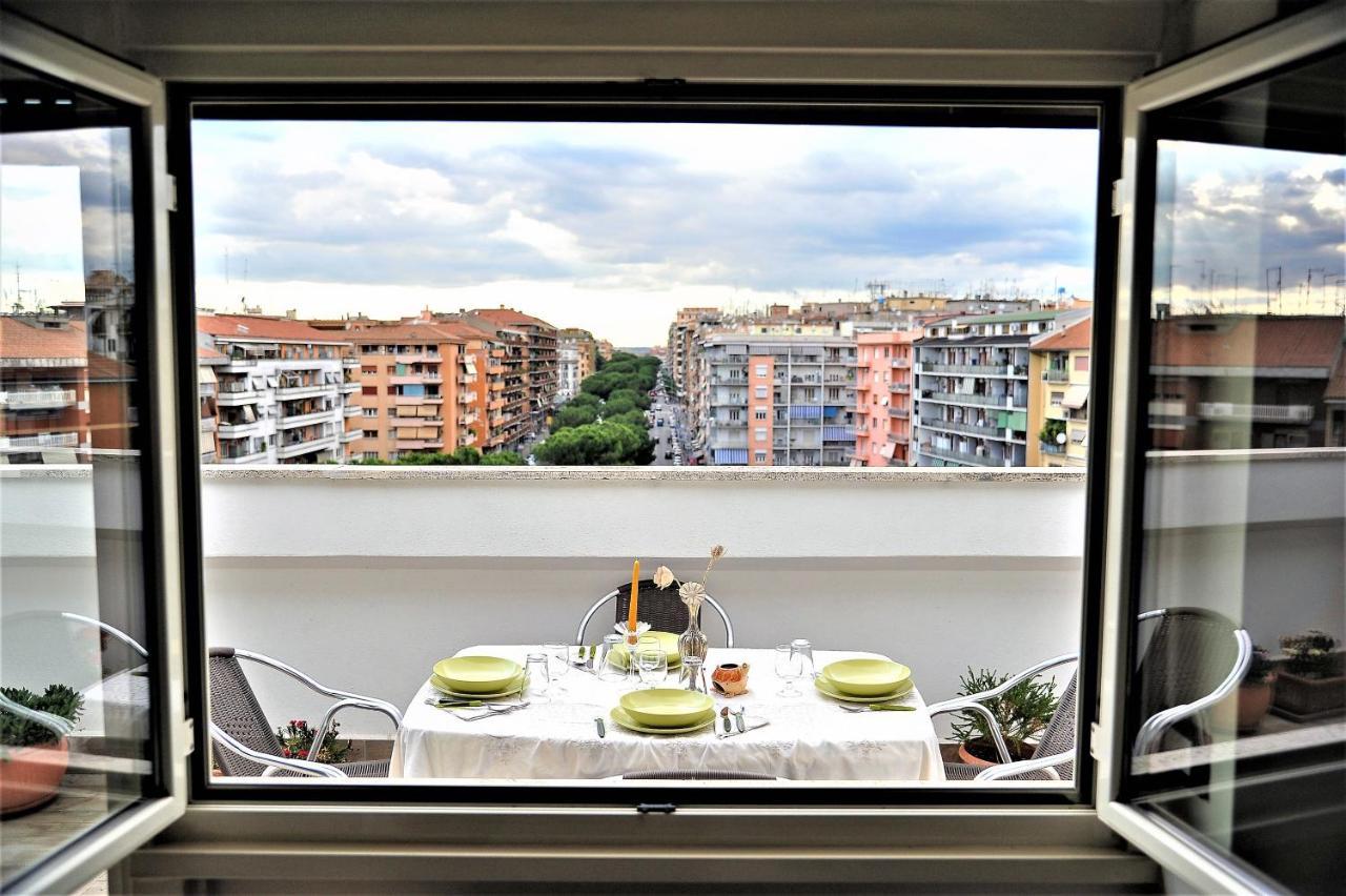 Attico Luminoso Terrazza Metro A Aria Cond Wifi Apartment Rome Exterior photo